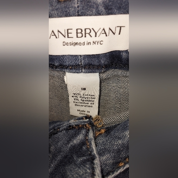 Lane bryant pearl and rhinestone jean shorts - Picture 3 of 4